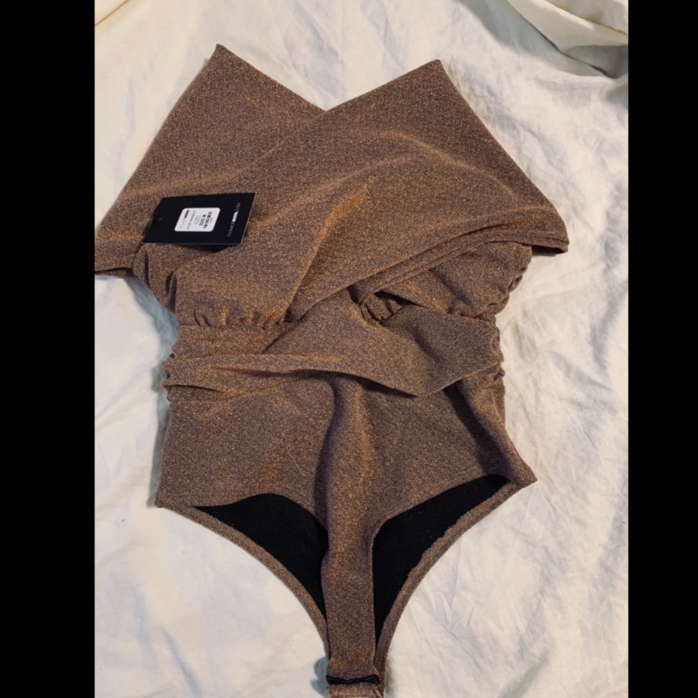 Fashion Nova Cute shiny body suit